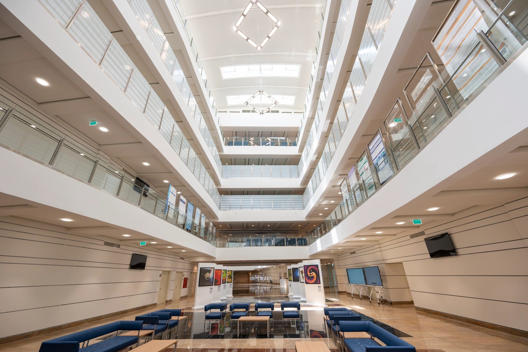 Modern interior space suitable for life science and innovation tenants